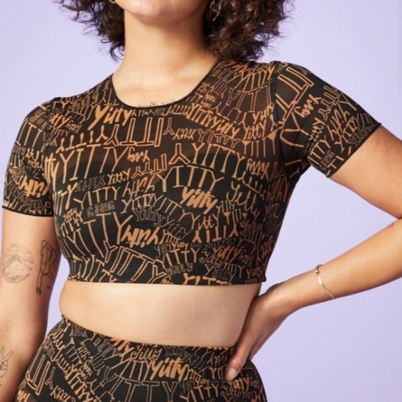 YITTY Black and Tan Graphic Crop Top M - Picture 1 of 7